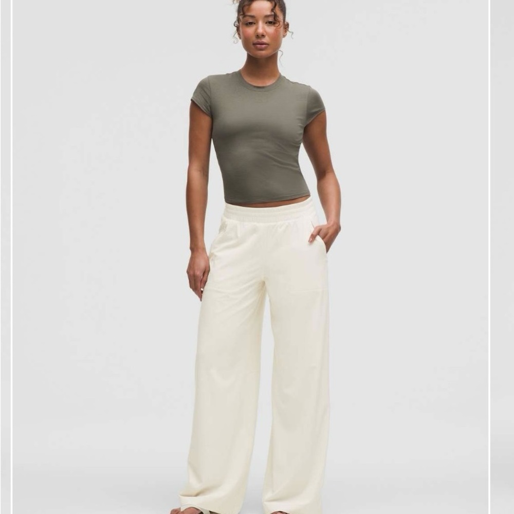 lululemon athletica Wide-Leg Pull-On Pants in Cream size 2